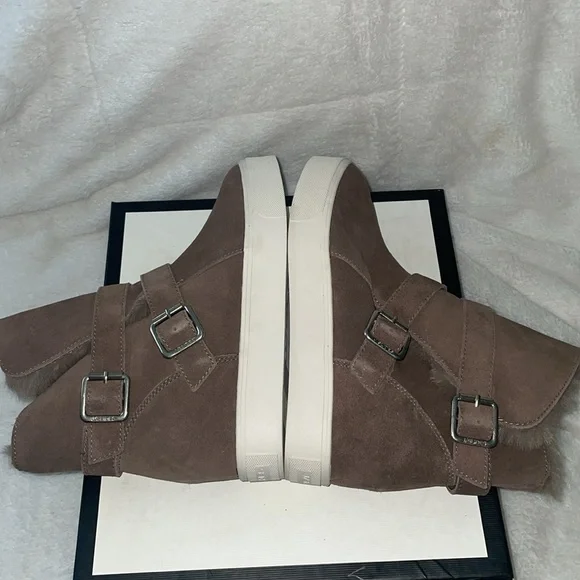 NWT J/SLIDES WELLS Taupe Suede Hidden Wedge Faux Fur Platform - Picture 15 of 16